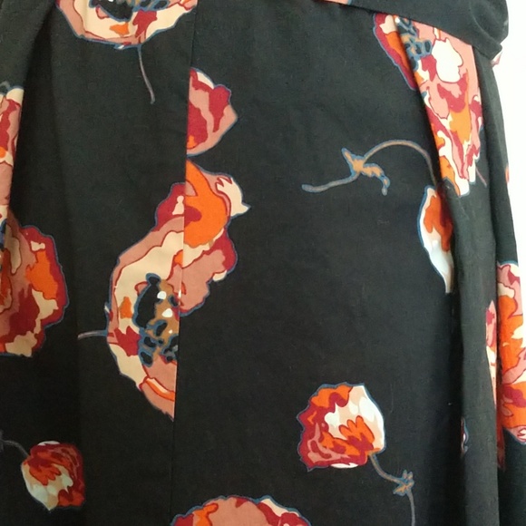 SOLD*L.L. Bean Signature Poplin Dress Black Floral - Picture 4 of 8